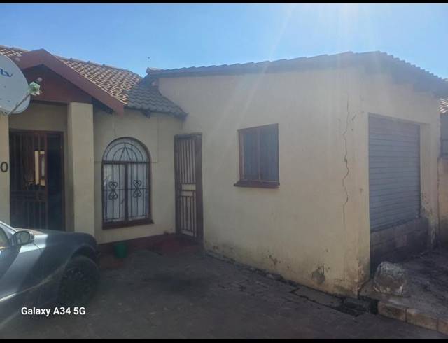4 BEDROOM HOUSE FOR SALE IN MAOKENG